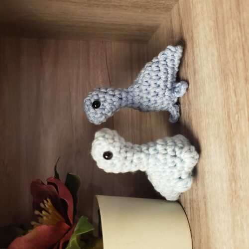 Baby bronto and plesiosaur